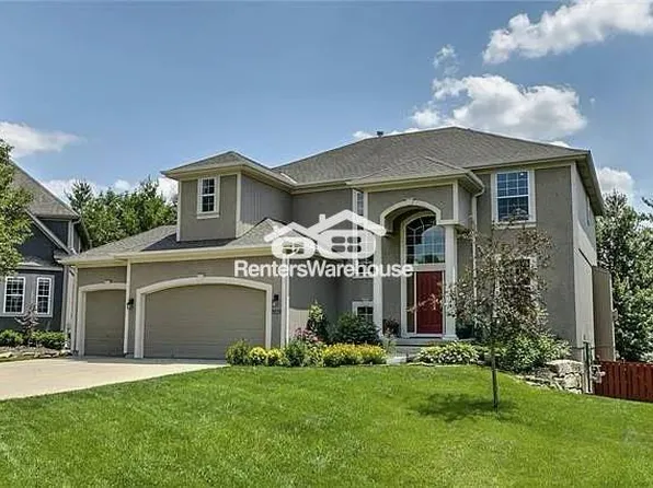 15861 Linden St, Overland Park, KS 66224