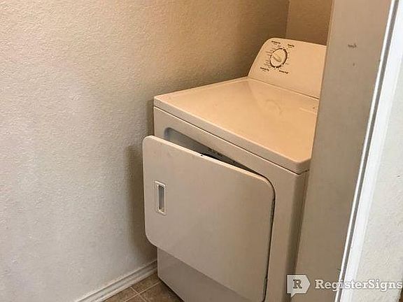 4th image of 2710 Garland Dr APT C