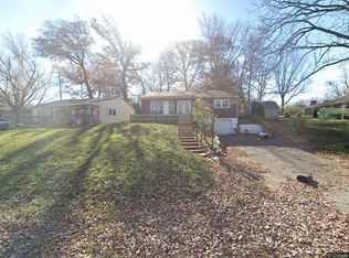 2985 E Wood St, Decatur, IL 62521