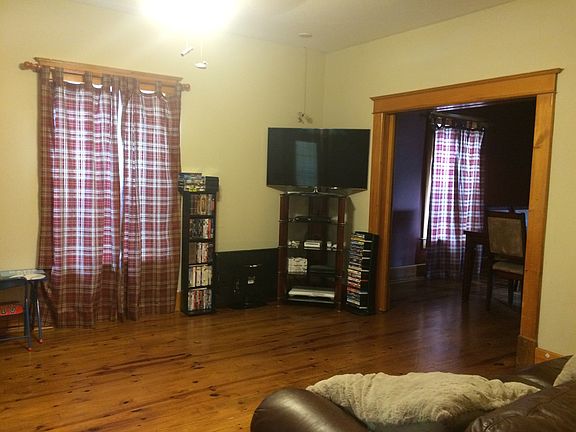 2nd image of 906 N Jefferson Ave