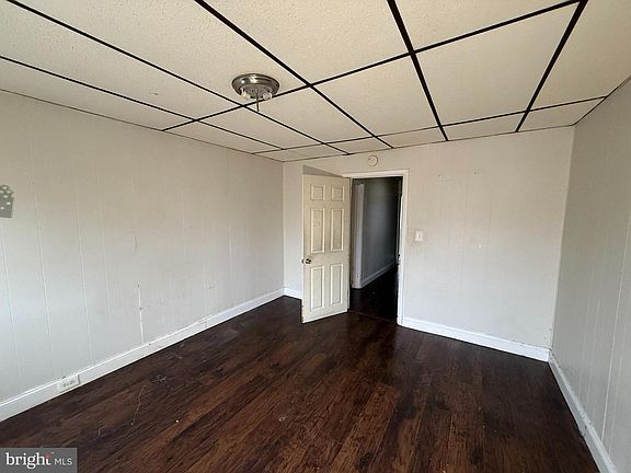 5th image of 819 N Curley St