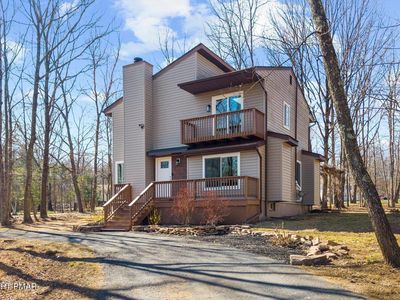 102 Tumbleweed Dr, Effort, PA, 18330
