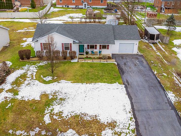 2nd image of 62 Mimosa Dr