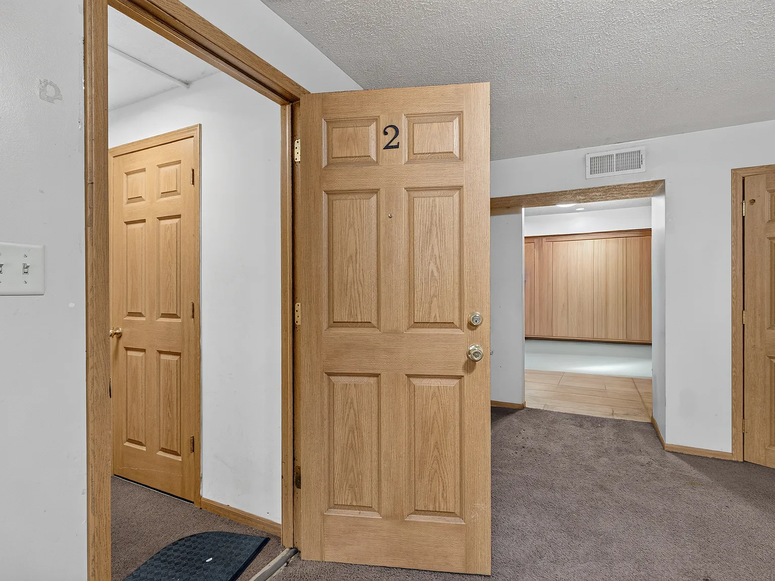 2 bed, 600 sqft, $995 — Photo 2