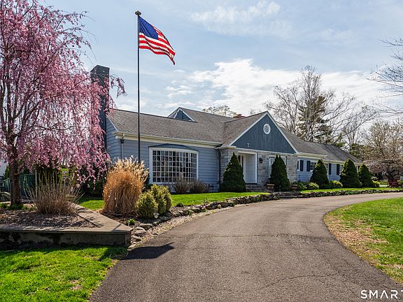 2nd image of 1501 Ridge Road