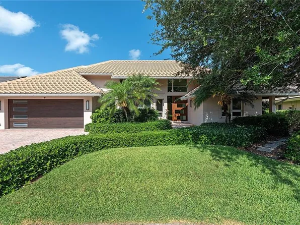 805 Pine Village LN, NAPLES, FL 34108
