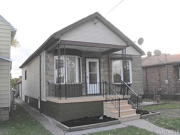 3rd image of 3073 Monroe Ave