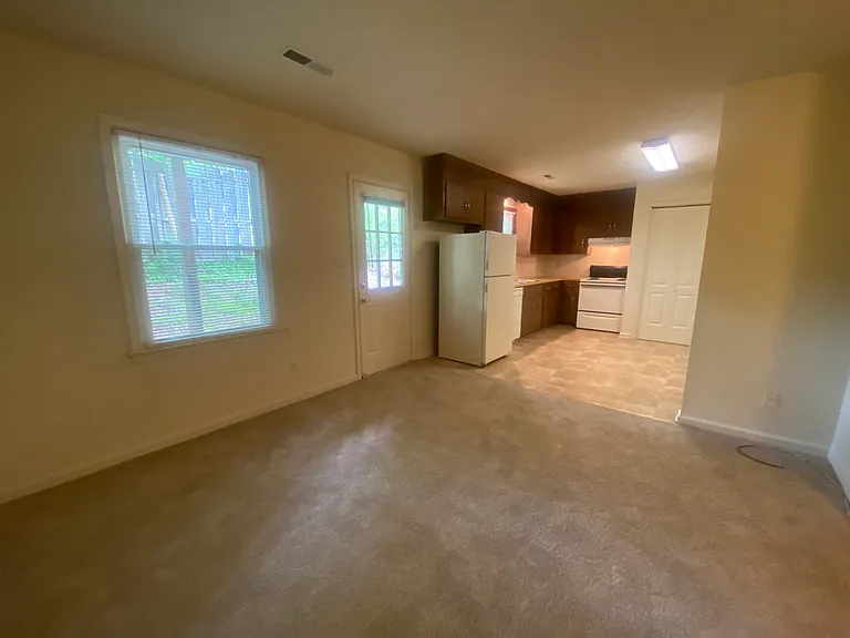 Beechwood Apartments — Photo 31