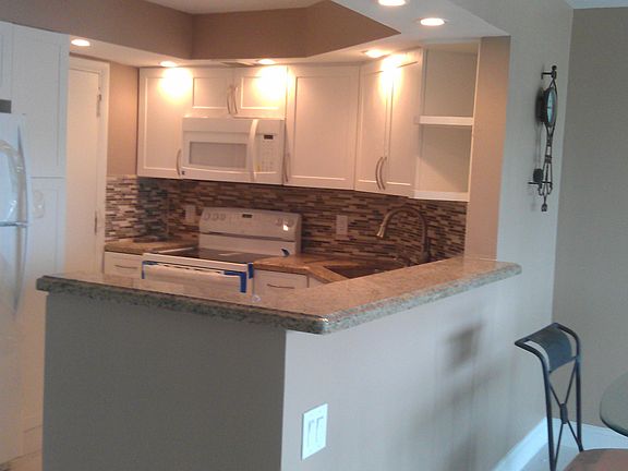 4th image of 133 N Pompano Beach Blvd APT 1004