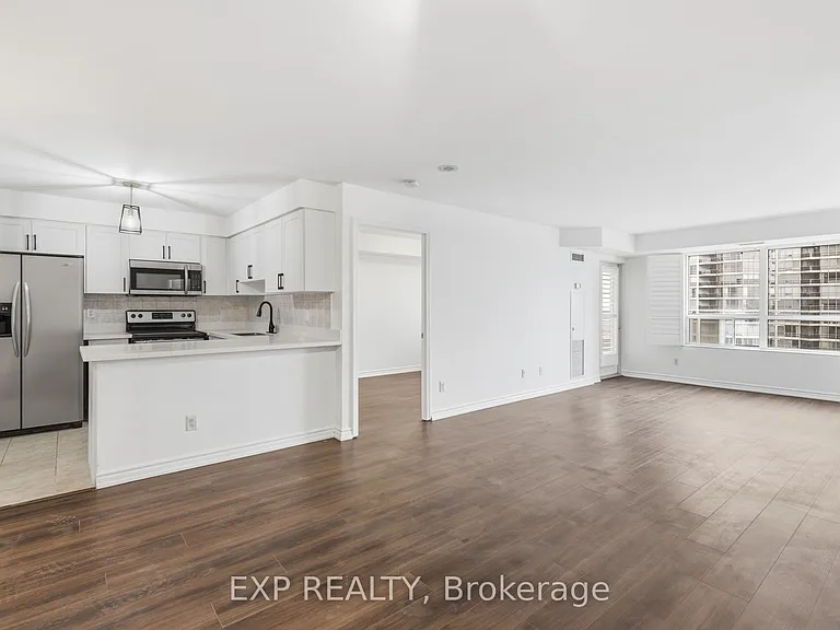 25 Kingsbridge Garden Cir #2120 — Photo 8