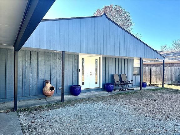 4th image of 2627 Woodland Dr