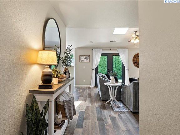 3rd image of 4210 Campolina Ln