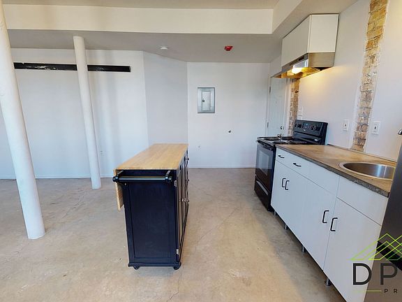 3rd image of 108 S Hosmer St #11