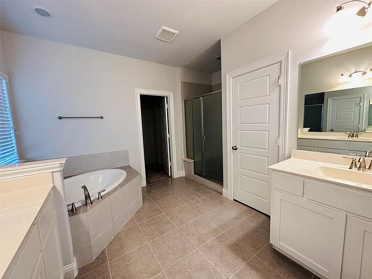 806 Davids Way — Photo 3
