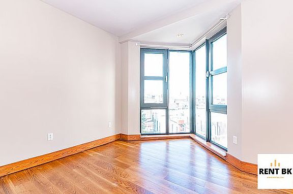 4th image of 865 Willoughby Ave APT 6A