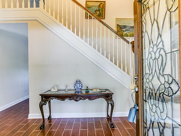 5th image of 15206 Chimney Hill Cir