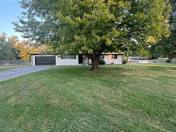 3rd image of 1300 S Fieldcrest St