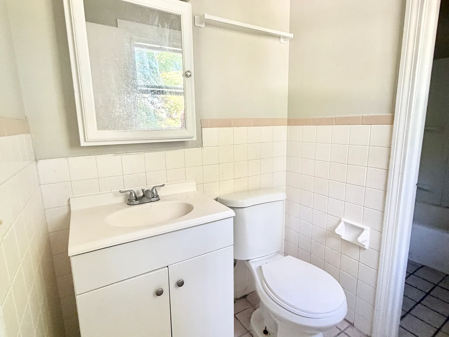 3 bed, 1.5 bath, 1000 sqft, $1,675 — Photo 3