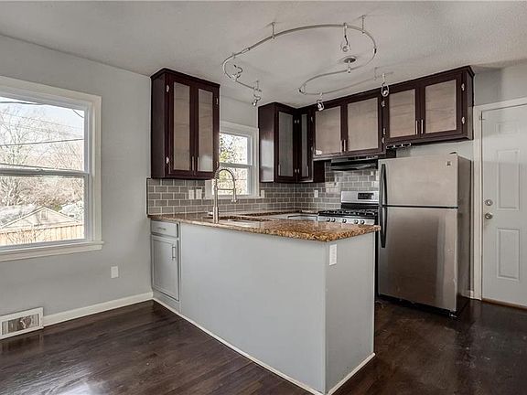 4th image of 7704 Nall Ave
