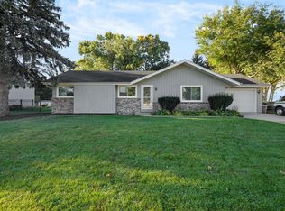 635 Aber Dr, Waterford, WI 53185
