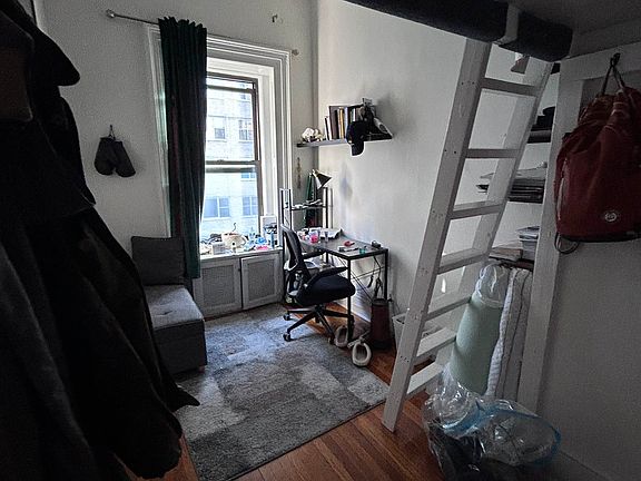 3rd image of 145 E 61st St APT 4A