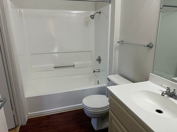 5th image of 12063 Alta Carmel Ct Unit 157