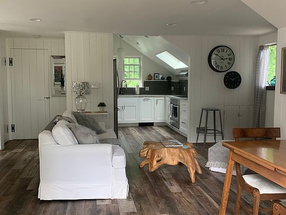 2nd image of 240 Noroton Ave