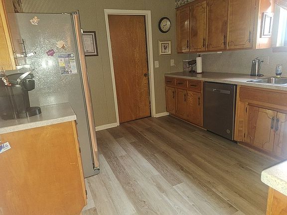 4th image of 323 Apollo St