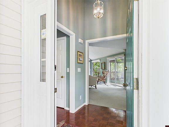 3rd image of 141 Walden Ln