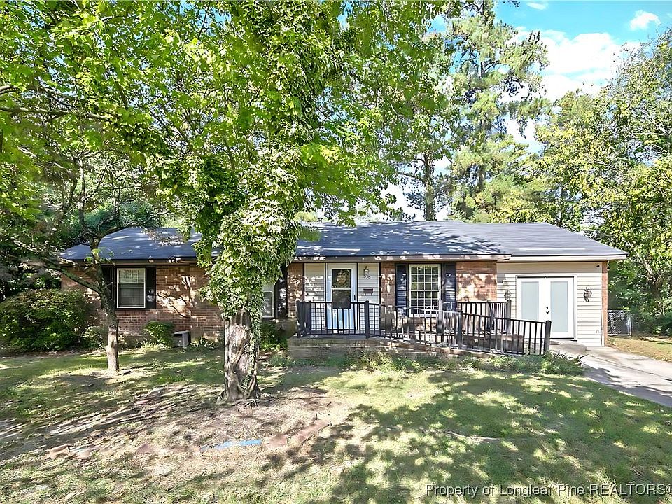 1st image of 556 Waterbury Dr