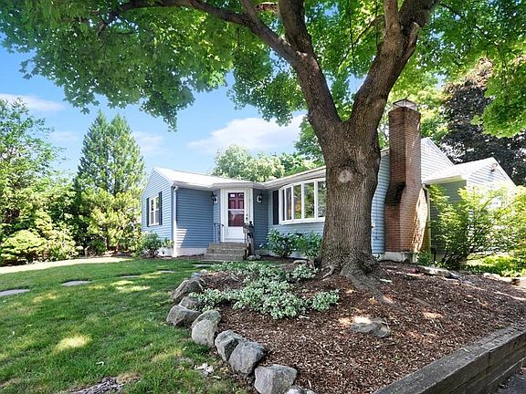 3rd image of 23 Essex St