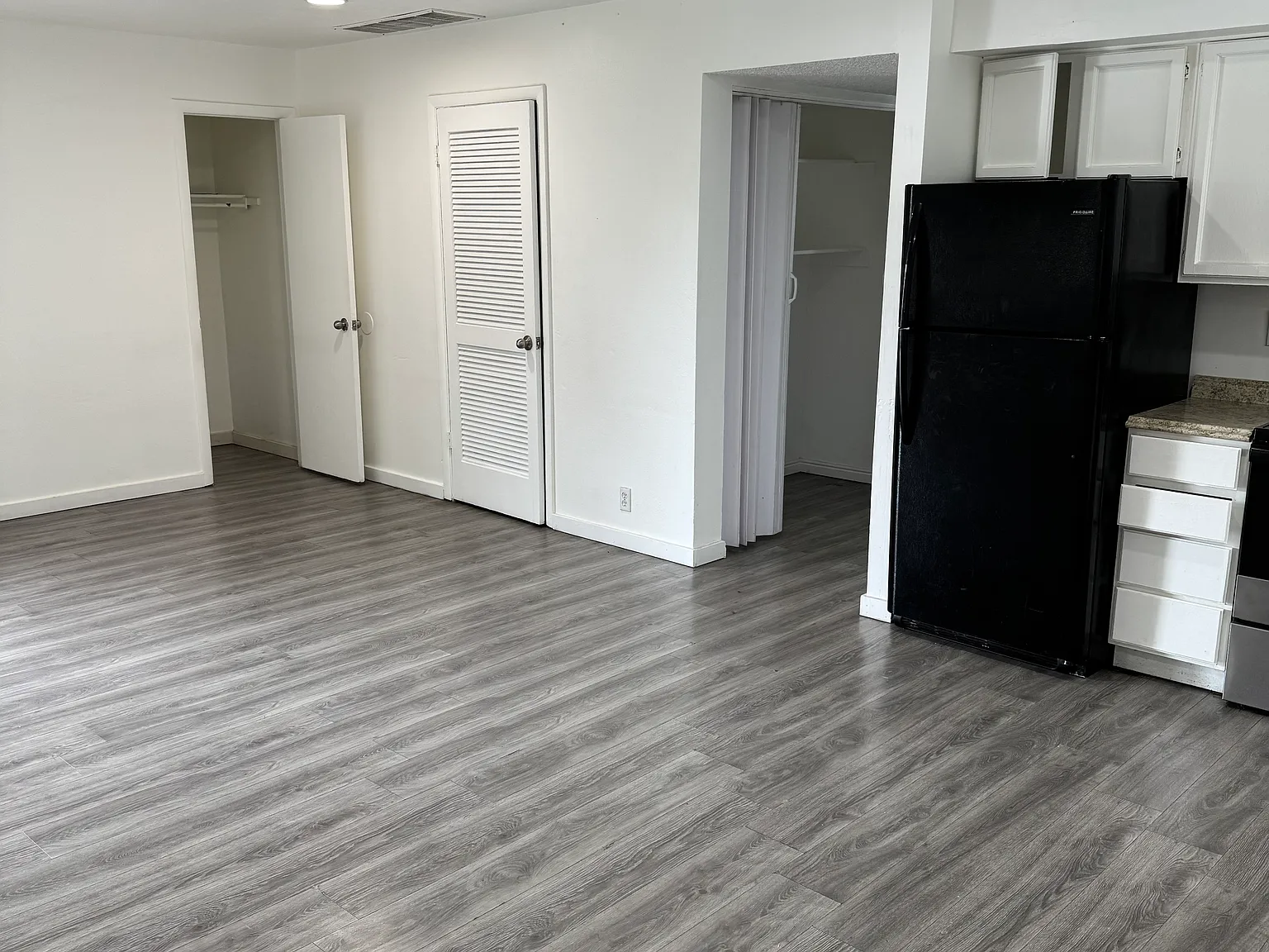 2 bed, 850 sqft, $1,300 — Photo 3