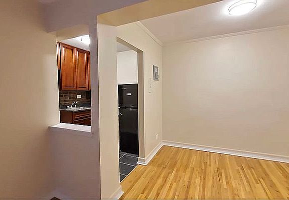 5th image of 535 E 21st St #2E