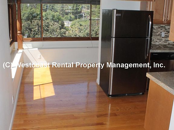 5th image of 657 Benson Way