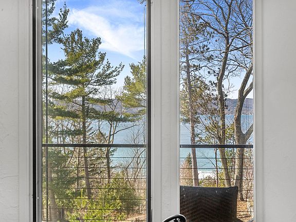 2nd image of 6644 Peninsula Dr