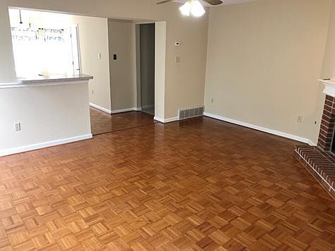 4th image of 1084 Cambrain Dr