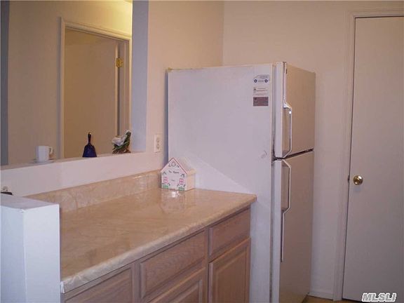 5th image of 2295 Milburn Ave Unit 5
