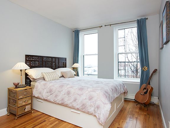 5th image of 355 Saint Johns Pl APT 4B