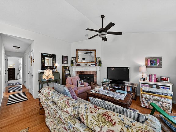3rd image of 3602 Raleigh Ct