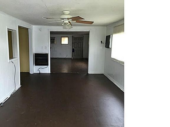 2nd image of 1205 N Goos Blvd