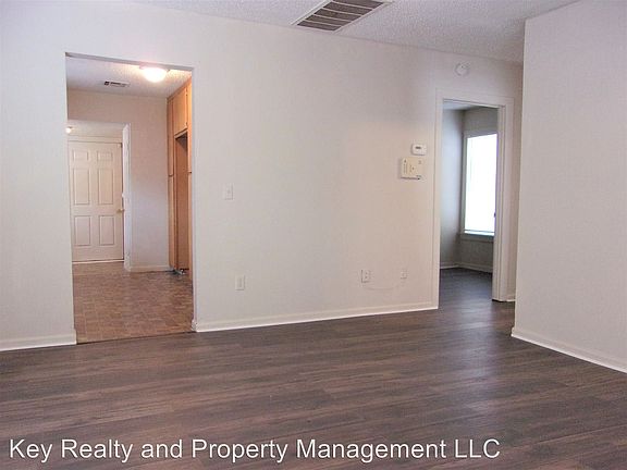 2nd image of 635 SE 22nd St