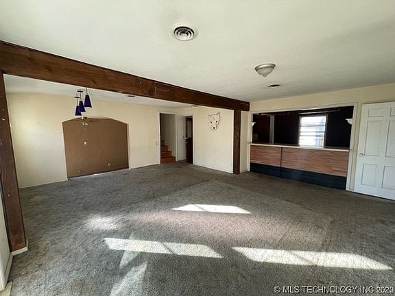 2nd image of 1632 Oxford Ln