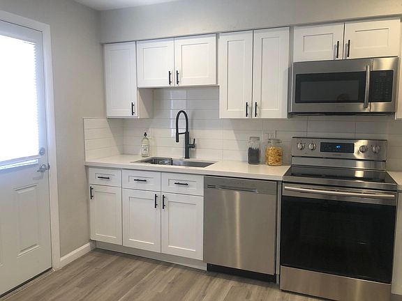 2nd image of 3405 E Pinchot Ave #16