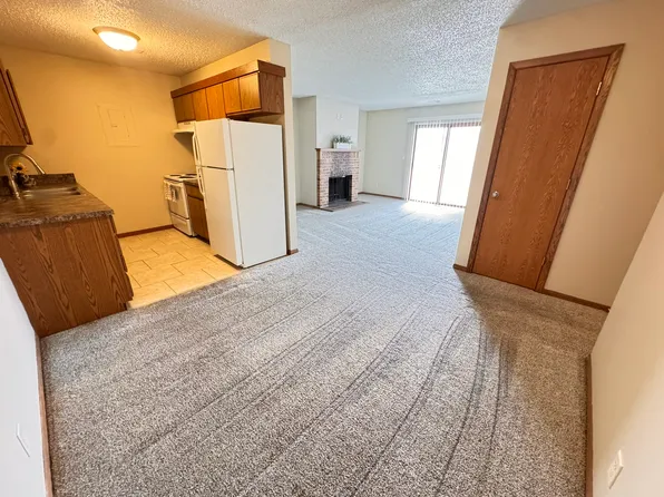 5120 Emerald Dr #13, Lincoln, NE 68516