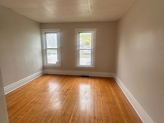 2nd image of 148 Glide St