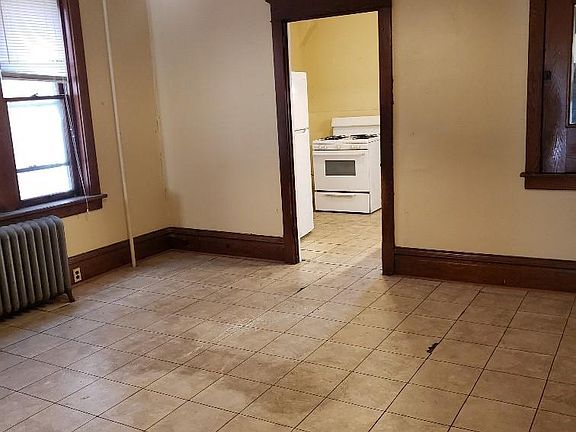 3rd image of 815 N 18th St