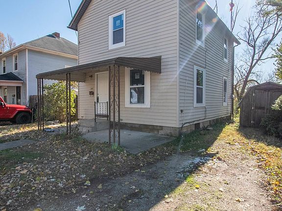 2nd image of 207 S Oak St