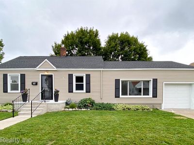 657 Hudson St, Wyandotte, MI, 48192