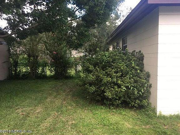 4th image of 3503 W 1st St