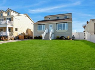 26 Namkee Ln, Blue Point, NY 11715